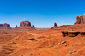 Touristen am John Ford Point,Monument Valley,Arizona,Vereinigte Staaten von Amerika,Nordamerika