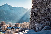 Winterzeit im kleinen deutschen Dorf Garmisch-Partenkirchen,Bayern,Deutschland,Europa