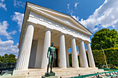 Bronzestatue und Theseus-Tempel,Volksgarten,Wien,Österreich,Europa