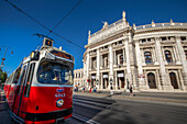 Burgtheater,UNESCO-Welterbe,und Straßenbahn,Wien,Österreich,Europa