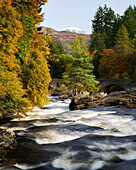 Falls of Dochart im Herbst,Killin,Perthshire,Schottland,Vereinigtes Königreich,Europa