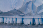 Eisbergdetail in und um die Antarktische Halbinsel während der Sommermonate,Südlicher Ozean,Polarregionen