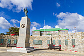 Das Falklandkonflikt-Kriegsdenkmal in Stanley,der Hauptstadt und einzigen richtigen Stadt (mit einer Kathedrale) der Falklandinseln,Südamerika