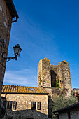 Wachturm auf der Stadtmauer der mittelalterlichen Stadt Monteriggioni,Siena,Toskana,Italien.