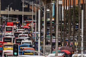 Überfüllte Straße in Medellin,Kolumbien