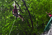 Canyoning- und Wasserfallabseil-Erlebnis mit Pure Trek in La Fortuna,Costa Rica