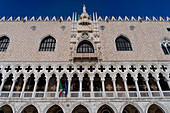 Detail der Fassade des Dogenpalastes oder Palazzo Ducale in Venedig,Italien.