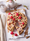 Raspberry and almond cake with cinnamon crumble