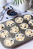 Blueberry muffins with crumble