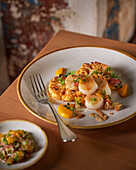 Pan-fried scallops with cauliflower and almonds