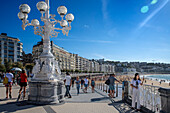 Seaside promenade, Playa de la Concha, Bahia de la Concha, San Sebastian, Donostia, Camino de la Costa, Camino del Norte, coastal route, Way of St. James, Camino de Santiago, pilgrims way, province of Guipuzcoa, Baskenland, Euskadi