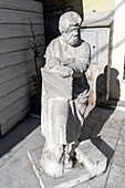 A sculpture roughed out with a CNC milling machine prior to hand finishing at a carving studio. Fantiscritti, Carrara, Italy.