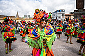 Vibrant atmosphere during the parade of choreographic groups in the emblematic Canto a la Tierra, part of the Carnival of Blacks and Whites in Pasto, Nariño, Colombia, on January 3, 2025.