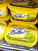 Regal im Supermarkt, Olivenöl-Butter
