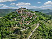 Dorf Motovun auf dem Hügel, Istrien, Kroatien