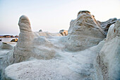 Weiße Kreidefelsen in Sarakiniko, Insel Milos, Kykladen, Griechische Inseln, Griechenland