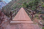 Red Wall Bridge über den Roaring Springs Canyon am North Kaibab Trail, Grand Canyon North Rim, UNESCO, Arizona, Vereinigte Staaten von Amerika