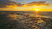 Flussmündung des Ogmore, Ogmore-by-Sea, Bridgend, Südwales, Vereinigtes Königreich