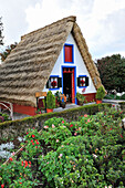 Traditionelles Haus von Santana, Insel Madeira, Atlantischer Ozean, Portugal