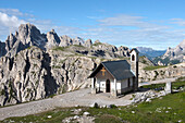 Cappella degli Alpini, Three Peaks Nature Park, Dolomites, South Tyrol (Alto Adige), Italy