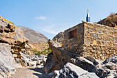 Small Mosque beside wadi near Al Hajir, on track on western slope of Djebel Ahkdar below Sharaf al Alamayn Pass, 2036m, Oman, Arabian Peninsula