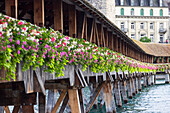 Kapellbrücke und Reuss, Luzern, Schweiz,