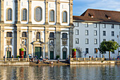 Franz Xaver (Xavier) Jesuitenkirche und Reuss, Luzern, Schweiz,