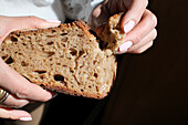 Share bread for Lent starting Ash Wednesday and ending Holy Thursday evening, France