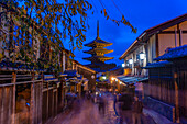 View of Sannen Zaka and Yasaka Pagoda in Gion at dusk, Kyoto Geisha District, Kyoto, Honshu, Japan