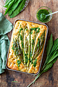Bärlauch-Focaccia mit Wildspargel