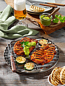 Gegrillte Nackensteaks mit Sommer-Chimichurri