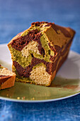 Three-coloured marble cake with matcha tea