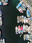 Luftaufnahme des Hafens Dubai Dhow Wharfage in den Vereinigten Arabischen Emiraten
