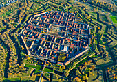 Luftaufnahme der befestigten Stadt Neuf Brisach, Elsass, Frankreich