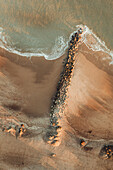 Luftaufnahme der Sandbank von Mudeford, Hafen bei Sonnenuntergang, Ebbe, Christchurch, Dorset, Vereinigtes Königreich
