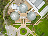 Luftaufnahme über dem Mitchell Park Horticultural Conservatory,The Domes,USA