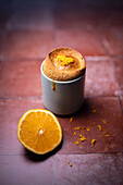 Orangen-Tassenkuchen mit Orange