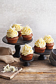 Schoko-Cupcakes aus der Heißluftfritteuse mit Creamcheese-Topping