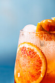 Blutorangen-Aperol-Spritz