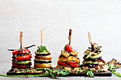 Viererlei Veggie Stacking vom Grill - Kohlrabi, Aubergine, Spitzkohl, Blumenkohl