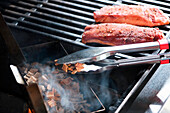 Hot-smoke barbecued food