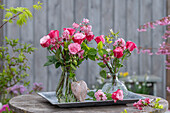 Rose und Winterschneeball in Vase 