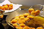 Deep-fry quark balls in hot fat