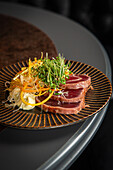 Tuna tataki with vegetable julienne