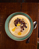 Crème de Chou-Fleur - cauliflower soup with curry and caviar