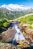 Kleiner Fluss, Valle dell Orco, Gran Paradiso Nationalpark, Provinz Turin, italienische Alpen, Piemont Italien