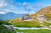 Sonnenuntergang an der Schutzhütte Jervis, Valle dell Orco, Nationalpark Gran Paradiso, Provinz Turin, Piemont, Italienische Alpen, Italien