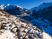 Ponte di Legno Luftaufnahme im Winter, Provinz Brescia, Region Lombardei, Italien, Europa.