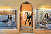 Ausstellung der marokkanischen Künstlerin Lalla Essaydi in der Galerie Bab Mansour, Meknes, Marokko