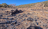 Basaltformation im Johnson Canyon östlich des Bainbridge Steel Dam Lake bei Ash Fork, Kaibab National Forest, Arizona, Vereinigte Staaten von Amerika